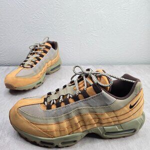 Nike Air Max 95 Athletic Sneaker Mens Sz 12 Nubuck leather Low Top Sporty Shoes